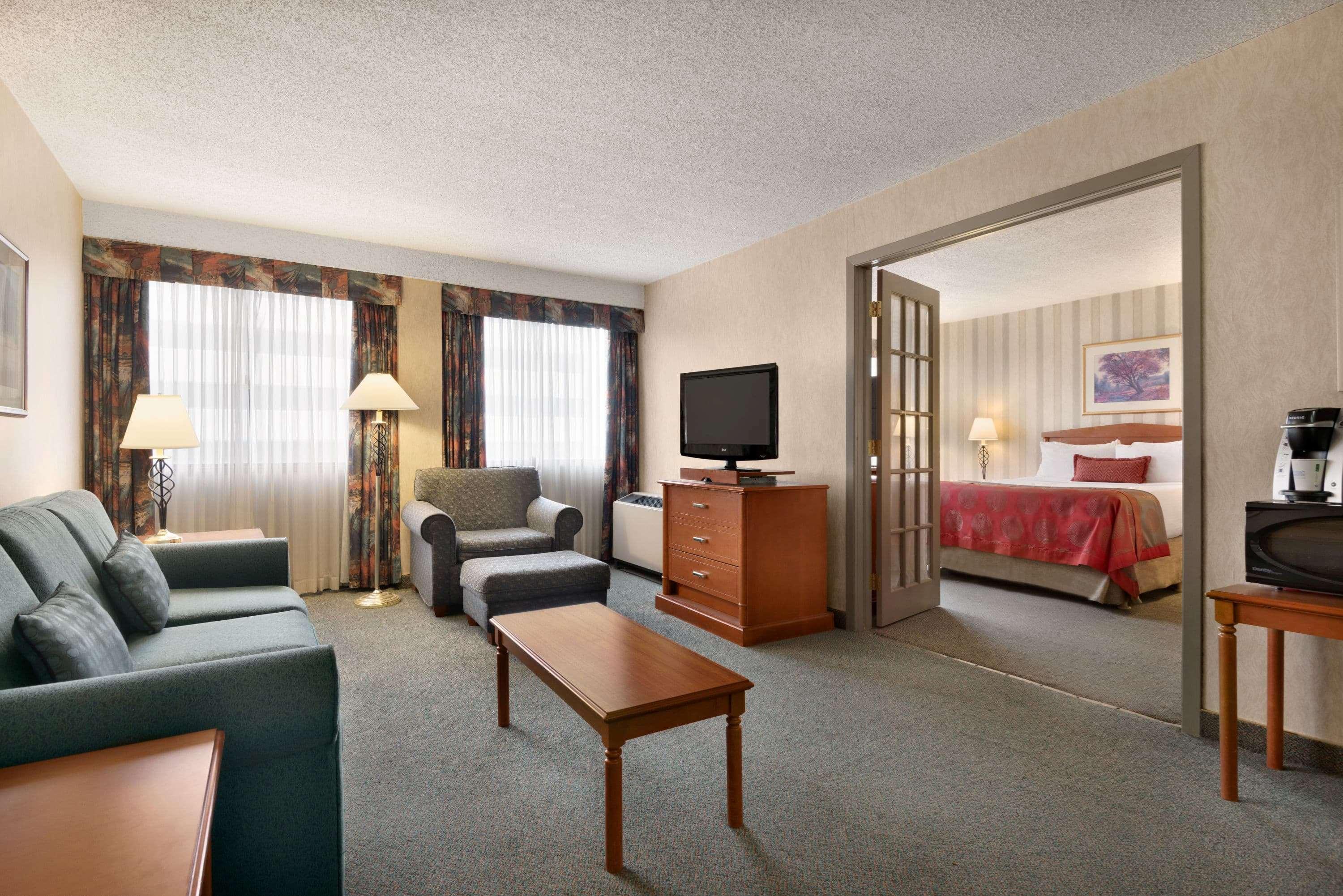 Hotel Ramada Plaza by Wyndham Regina Downtown Zewnętrze zdjęcie